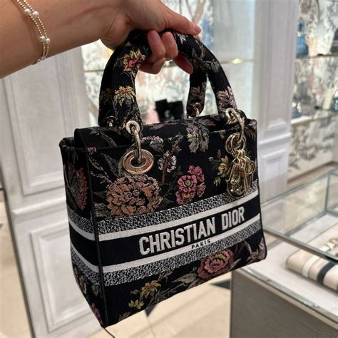 dior chain bags|cheapest Dior bag price.